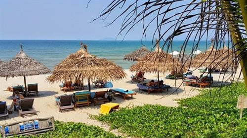 安庞沙滩。图自traveloka