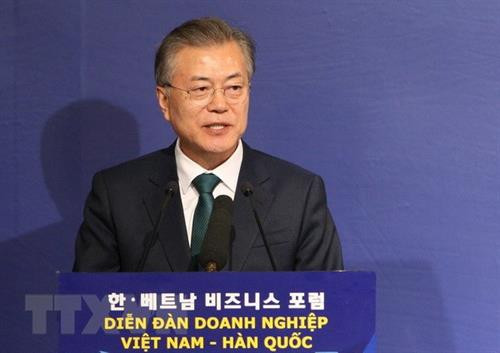 韩国总统文在寅在论坛上发言。越通社记者 杨江 摄