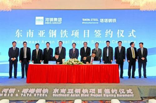 中国河钢集团和印度塔塔钢铁集团的东南亚钢铁项目签约仪式。图自互联网
