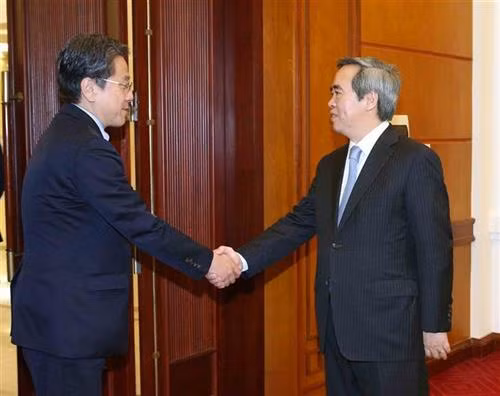 中央经济部部长阮文平会见日本国际协力银行执行董事。图自越通社