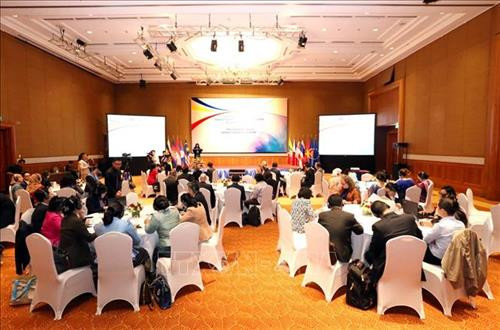 对话会场景。图自越通社 对话会场景。图自越通社