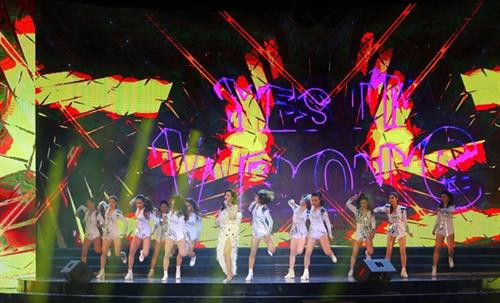 以“和平渴望”为主题的2019年东盟-日本大型音乐晚会7月28日晚在河内举行。图自越通社 以“和平渴望”为主题的2019年东盟-日本大型音乐晚会7月28日晚在河内举行。图自越通社