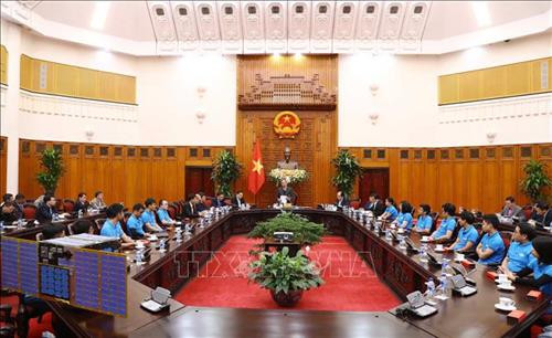 越南政府总理阮春福发表讲话 图自越通社
