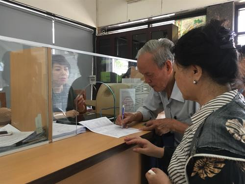 从9月1日起，拥有河内户口的革命战争时期有功人员、残疾人、60岁以上的老龄人和属于贫困户的人士可以享受免费乘坐公交服务。图自互联网