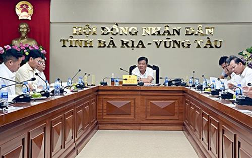 巴地头顿省委副书记、人民委员会主席阮文程主持会议。(图片来源：baobariavungtau.com.vn）