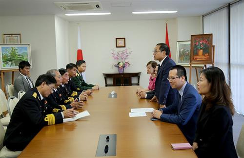 堺市市长竹山修身(Takeyama Osami)发表讲话 图自互联网 堺市市长竹山修身(Takeyama Osami)发表讲话 图自互联网