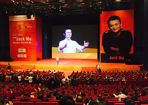 中国阿里巴巴集团董事局主席马云在交流会上发言。（图片来源于互联网）