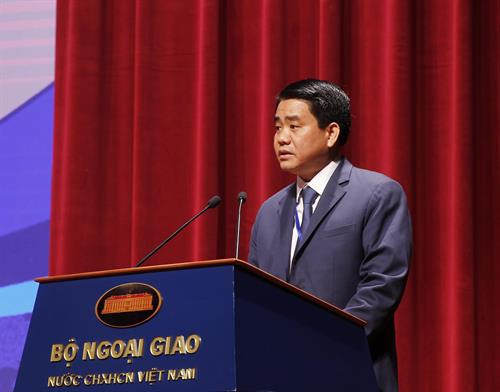 河内市人民委员会阮德钟在会上发表讲话。越通社记者 林庆 摄