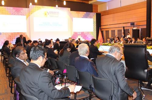 东盟与中国外长会场景。 (图片来源:越通社) 东盟与中国外长会场景。 (图片来源:越通社)