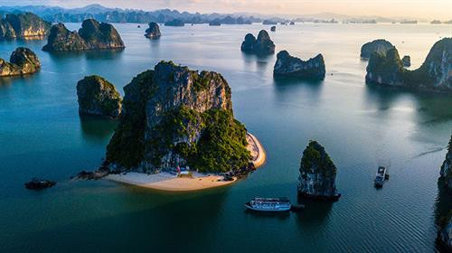 下龙湾的美景（图片来源：因特网）