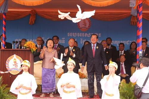 柬埔寨人民党建党68周年庆典。图自越通社