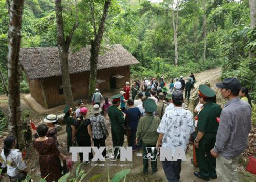奠边府战场遗迹群吸引大批游客前来参观。（图片来源：越通社）