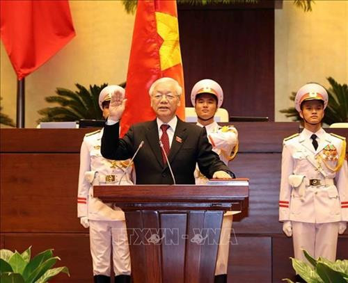 国家主席阮富仲宣誓就职。图自越通社
