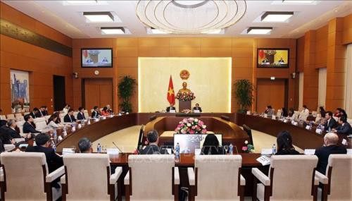 国会副主席冯国显会见美国-东盟商务委员会代表团。图自越通社