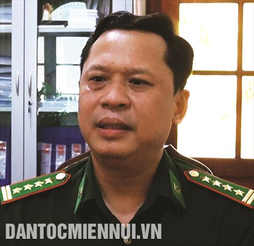 “山罗边防部队干部和战士已同当地人民在建设新生活过程中并肩同行,巩固“民心阵势”,为维护边境地区政治稳定和社会安全秩序做出切实贡献。” 山罗省边防部队指挥部政委嘉文立说。 “山罗边防部队干部和战士已同当地人民在建设新生活过程中并肩同行,巩固“民心阵势”,为维护边境地区政治稳定和社会安全秩序做出切实贡献。” 山罗省边防部队指挥部政委嘉文立说。