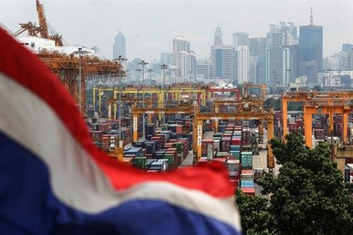 泰国增长将逐步增加，将从2019年3.5%的水平增加到2020和2021年的3.6%和3.7%。图自因特网