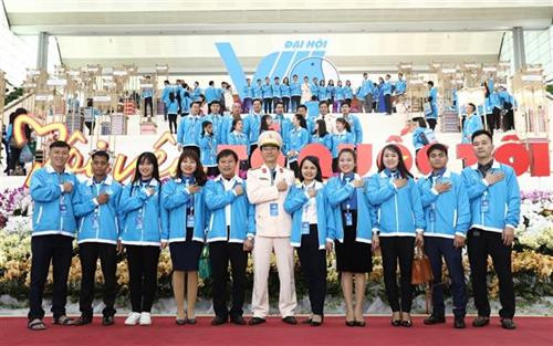 各代表参加活动。图自越通社