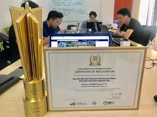 越南Chatbot技术股份公司荣获“企业电子化”奖项。图自https://startup.vnexpress.net