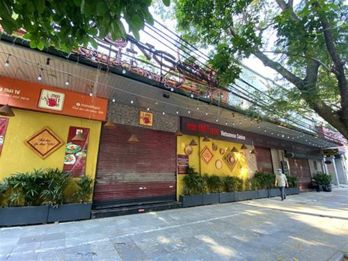 自5月4日起河内市非经营生活必须品商店每日上午9时后开店。图自互联网