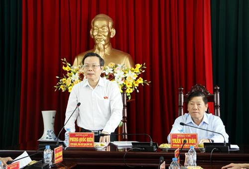 国会副主席冯国显在会议上发表讲话。(图片来源:越通社) 国会副主席冯国显在会议上发表讲话。(图片来源:越通社)