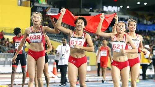 越南田径运动员夺得女子4x100米接力金牌。（图片来源：人民报网）