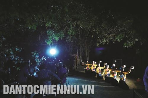前来梅州的游客有机会体验当地特色文化空间。
