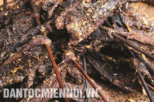 游客们还有机会品尝当地特产牛肉。