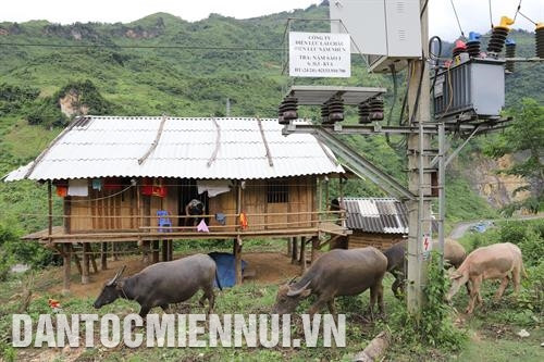基于做好徐消除临时住房工作，南润县莽族人生活逐渐变好。图：安成达