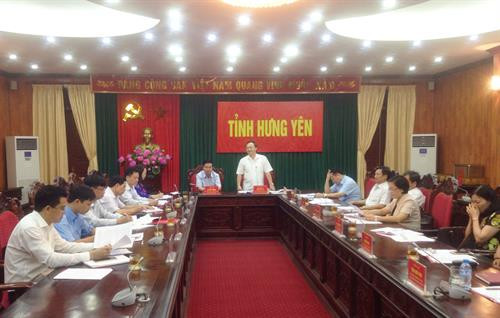 兴安省省委书记杜进士在会议上发表讲话。（图片来源：越通社）
