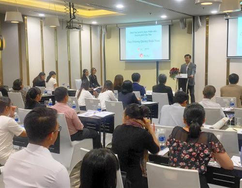 越南芹苴市与日本旅游促进专题研讨会现场。(图片来源:越通社) 越南芹苴市与日本旅游促进专题研讨会现场。(图片来源:越通社)