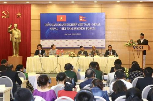 尼泊尔总理在越南和尼泊尔企业论坛上发表讲话。图自越通社 尼泊尔总理在越南和尼泊尔企业论坛上发表讲话。图自越通社