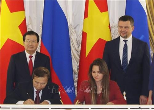 双方签署了合作文件。图自越通社 双方签署了合作文件。图自越通社