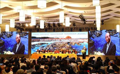 越南政府总理阮春福出席并发表讲话。图自越通社