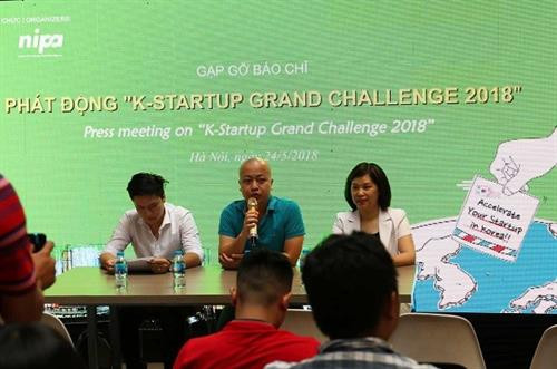 新闻公布会场景。（图片来源于网络）