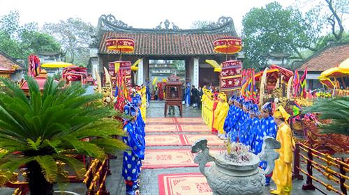 古螺城庙会开庙仪式场景。（图片来源：http://donganh.hanoi.gov.vn）
