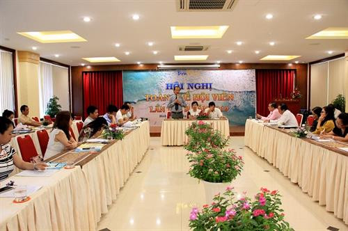 平顺省旅游协会会员全体会议。图自http://binhthuan.gov.vn