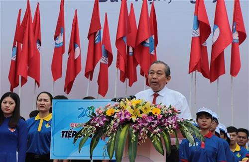 越共中央政治局委员、政府常务副总理张和平在活动上发言。图自越通社
