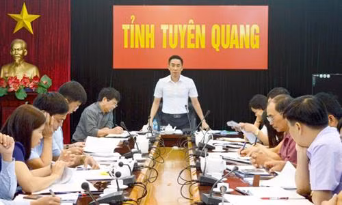 宣光省人民委员会副主席阮海英在会上发表讲话。(图片来源:因特网) 宣光省人民委员会副主席阮海英在会上发表讲话。(图片来源:因特网)