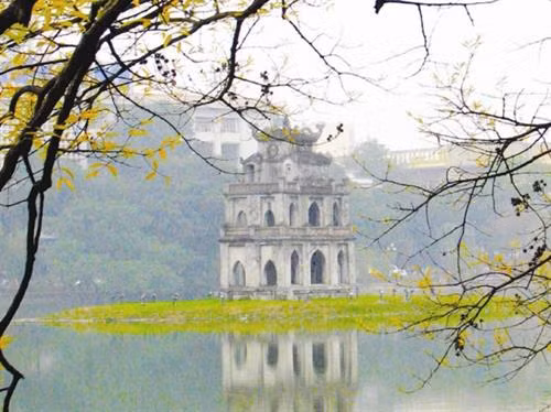 附图：河内市的还剑湖。图自因特网