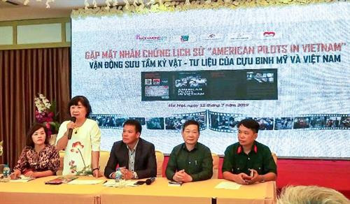 《在越南的美国飞行员》英文版书籍正式发行。图自https://tuoitre.vn