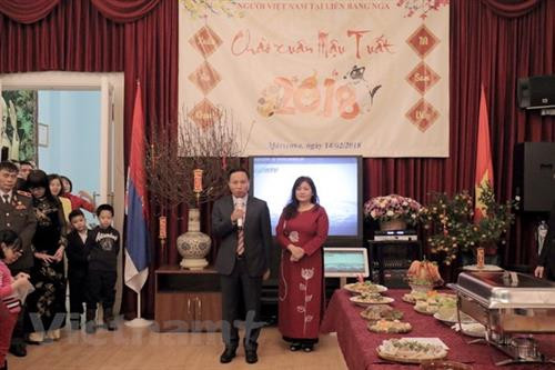 越南驻俄罗斯大使吴德孟和夫人（图片来源：越通社）