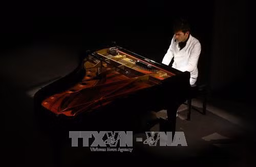 德国著名钢琴家安德雷斯•克恩。（图片来源：越通社）