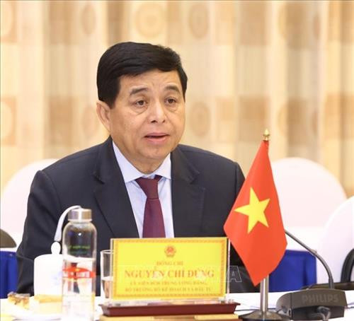 阮志勇在会谈上发表讲话。图自越通社