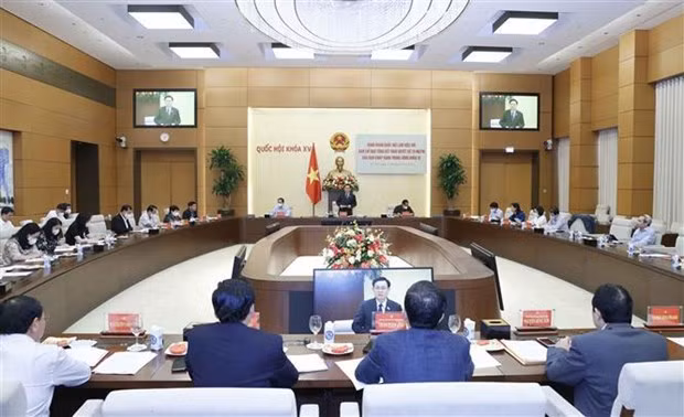 党有关土地的新主张必须通过法律具体化