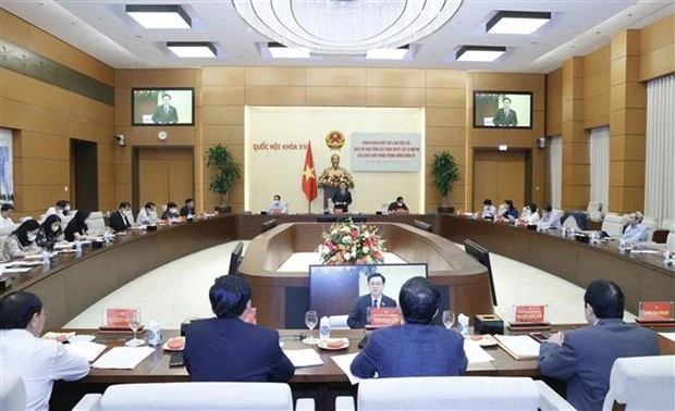党有关土地的新主张必须通过法律具体化