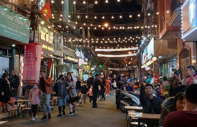 河内市五社玉岛夜市美食街和步行街开业 气氛热闹非凡