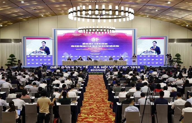 2022年越南经济社会论坛：稳定宏观经济大盘 促进经济复苏和可持续发展