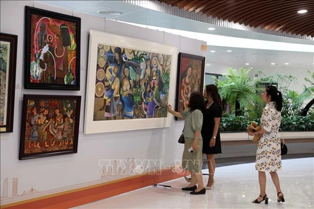 越南美术协会年度举行的中南部和西原地区美术展拉开序幕