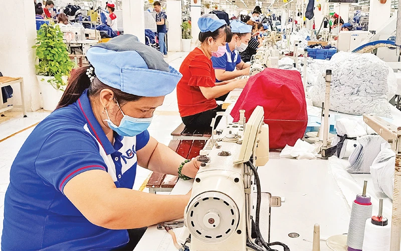 胡志明市促进主要工业产品出口