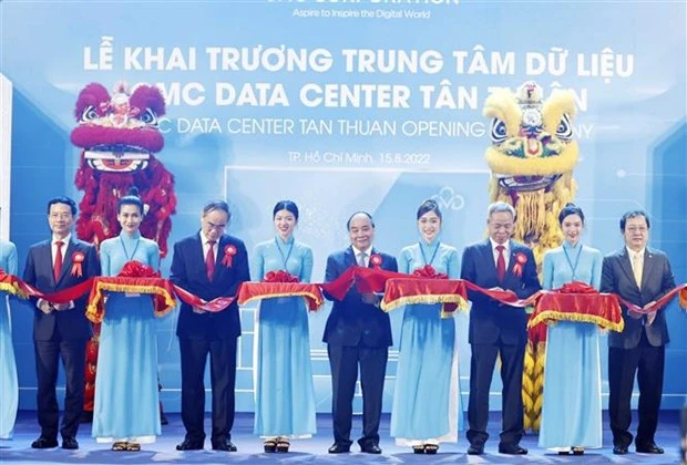 越南国家主席阮春福出席胡志明市新顺CMC数据中心揭牌仪式